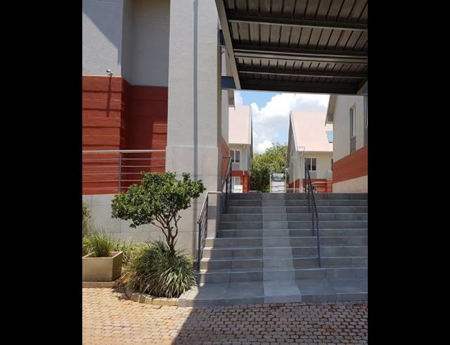 158M² BUSINESS CENTRE TO LET IN FAERIE GLEN
